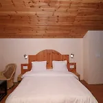 Oyo 13696 Home River Side Cottage Manali