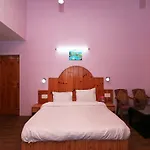 Oyo 13696 Home River Side Cottage Manali